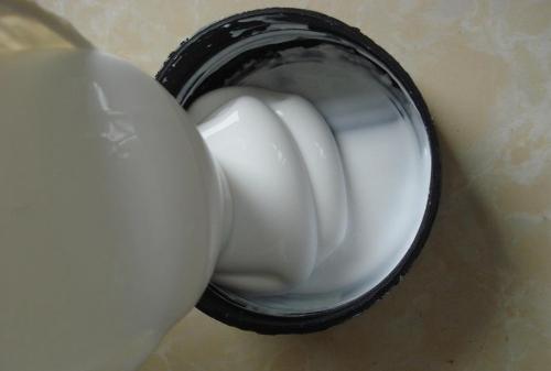 白乳膠可以刷墻嗎？白乳膠可以粘什么？